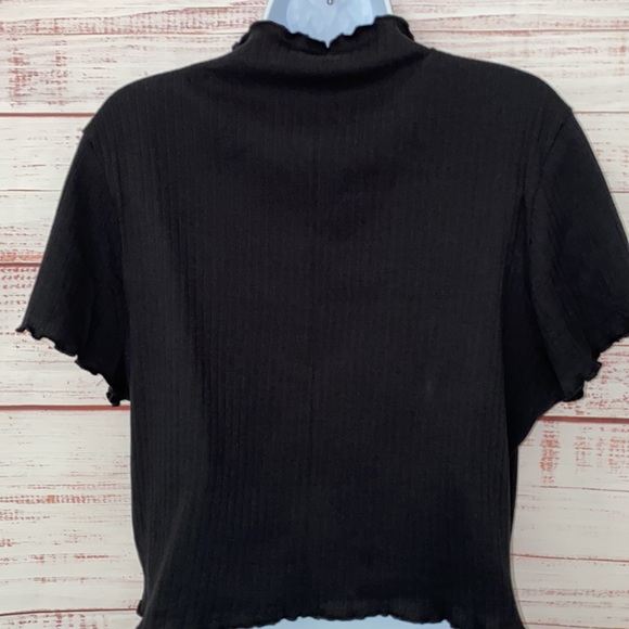 SHEIN black mock neck raw edge crop top plus size: 4 XL - Picture 4 of 5